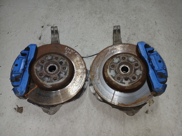 Цапфа поворотного кулака 31216777751 BMW