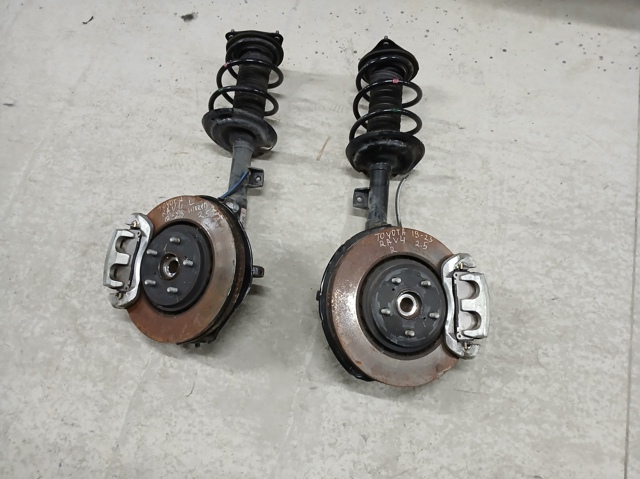 Амортизатор передньої підвіски 4851080302 TOYOTA