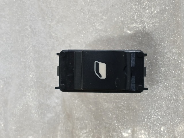 Кнопка підйомника переднього правого скла 98044803ZD PEUGEOT