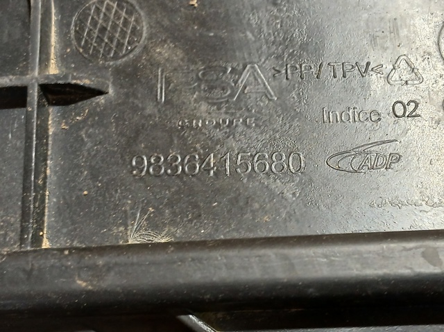 Повітропровід / дефлектор радіатора, правий 9836415680 OPEL