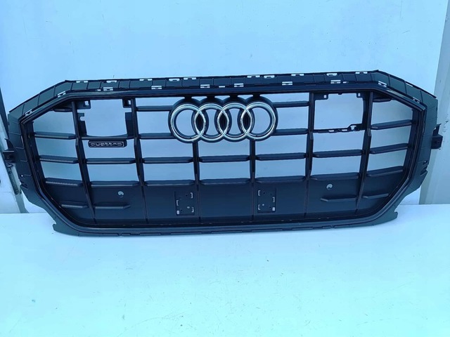 Решітка радіатора 4M8853651AQ VAG