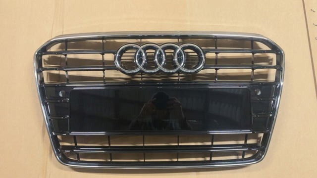 Решітка радіатора 8T0853651H VAG