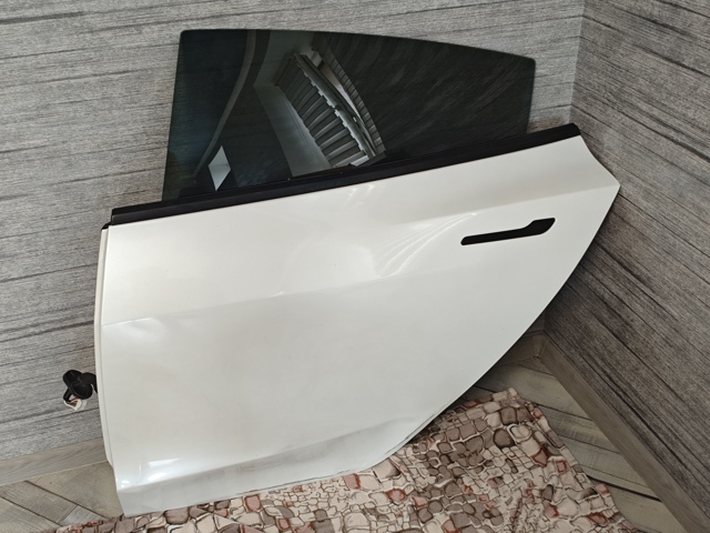 Склопідйомник задніх лівих дверей 109662200L TESLA