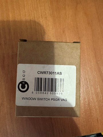 Кнопка вмикання двигуна склопідіймача передня права CWR73011AS CASCO