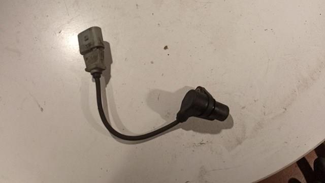 Датчик положення (оборотів) коленвалу 06A906433G VAG