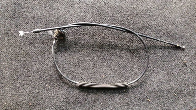 Трос відкриття капота, задній 6R0823535A VAG