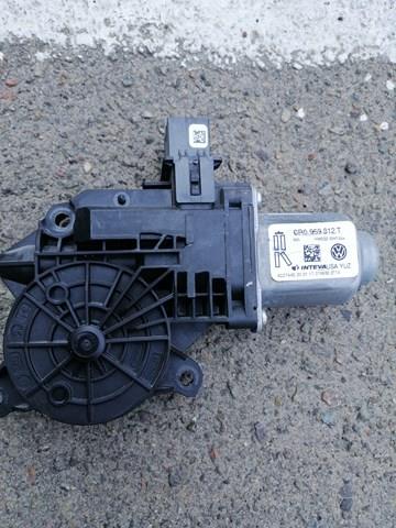 Двигун склопідіймача двері передньої, правої 6R0959812T VAG