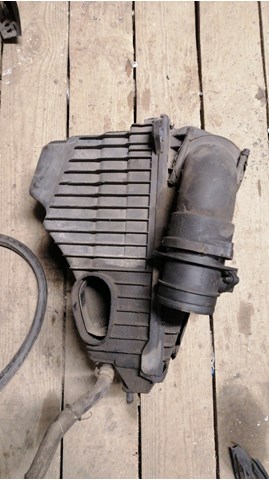 Корпус повітряного фільтра 7L0129607 VAG