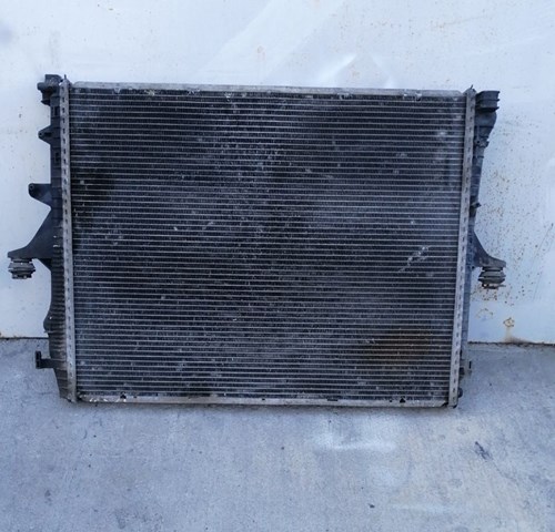 Радіатор охолодження двигуна 7L6121253A VAG