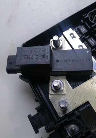 Реле високого струму A0035421819 MERCEDES