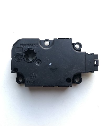 Двигун заслінки рециркуляції повітря A0999067402 MERCEDES