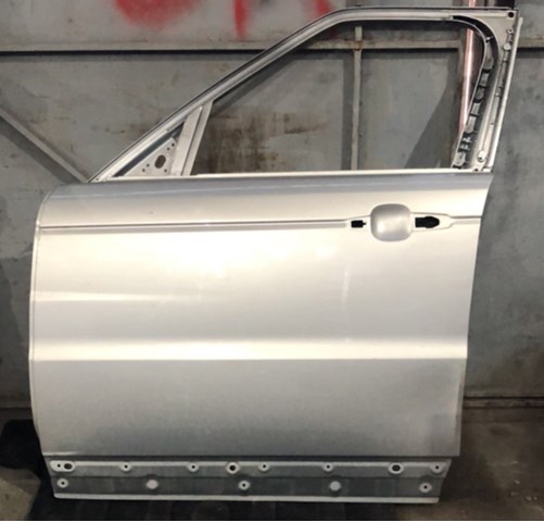 Водійські двері LR044227 LAND ROVER