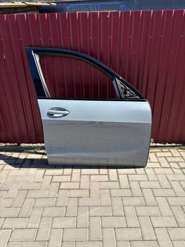 Пасажирські передні двері 41518738552 BMW