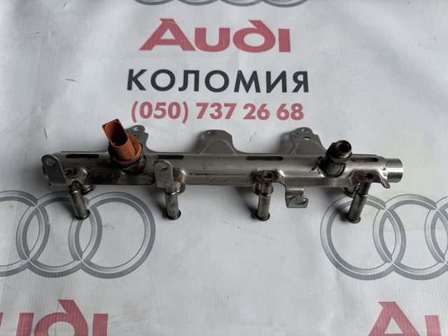 Паливна рампа 06J133317AB VAG