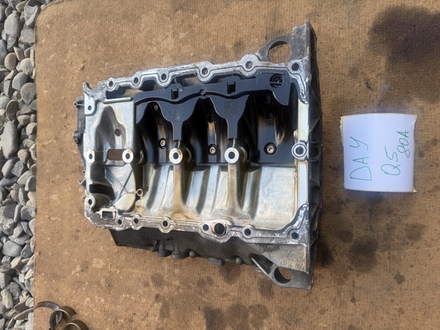 Масловідбивач піддону двигуна 06L103623C VAG