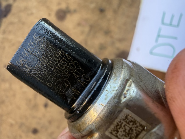 Датчик тиску палива 06L906054E VAG