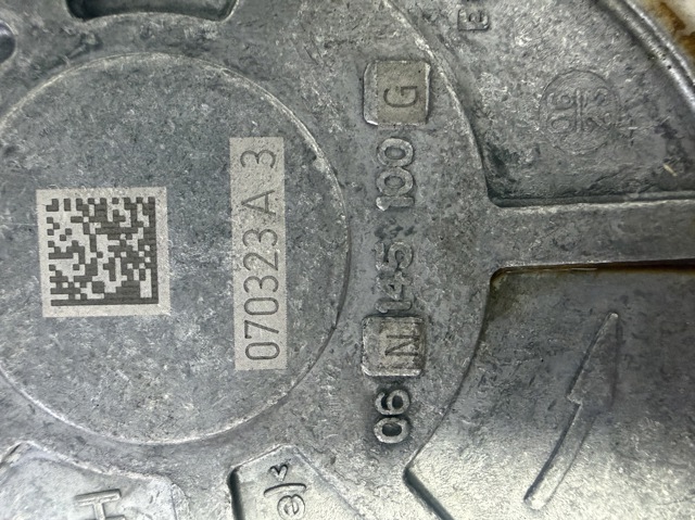 Насос вакуумний 06N145100G VAG
