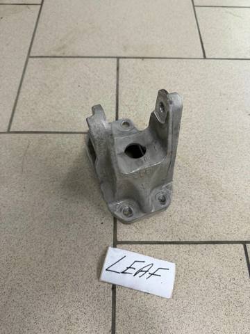 Кронштейн подушки (опори) двигуна, задньої 113333NF0A NISSAN