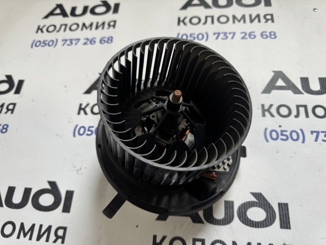 Двигун вентилятора пічки (обігрівача салону) 1K1820015Q VAG