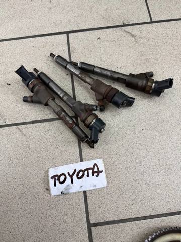 Форсунка інжектора 2367033040 TOYOTA