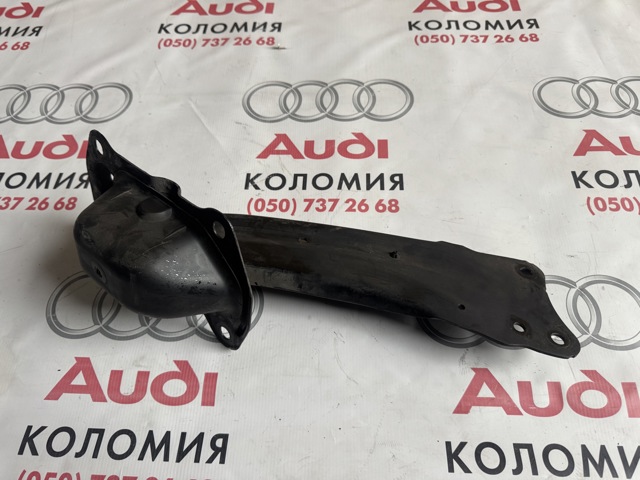 Важіль/тяга задньої підвіски подовжній нижній, правий 3C0505226D VAG