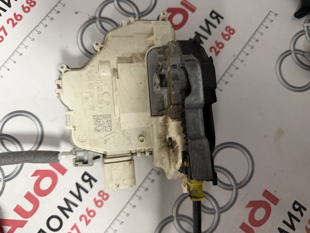 Замок задньої двері, лівої 4G0839015G VAG