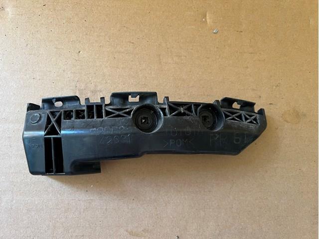 Направляюча заднього бампера, права 5256242031 TOYOTA