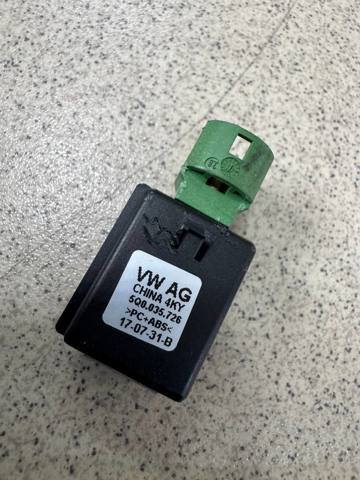 Зарядний пристрій USB 5Q0035726 VAG