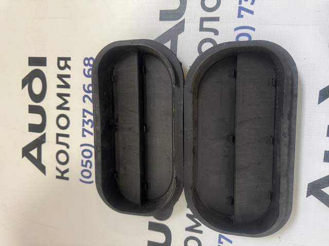 Люк заднього крила 6R0819465A VAG