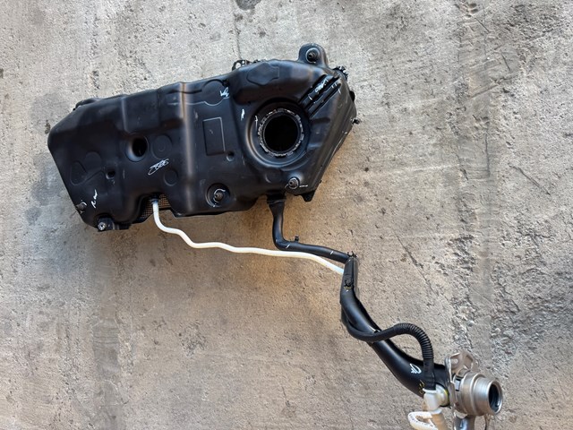Бак паливний 80A201021BT VAG
