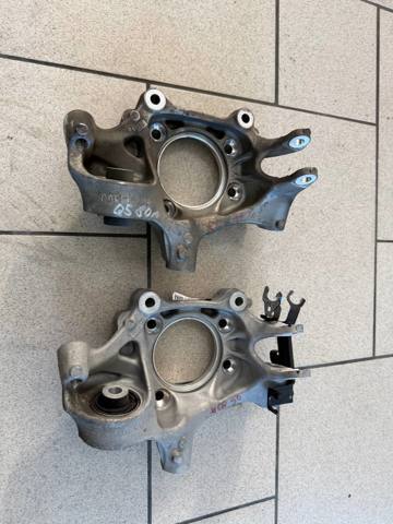 Цапфа права 80A505432G VAG