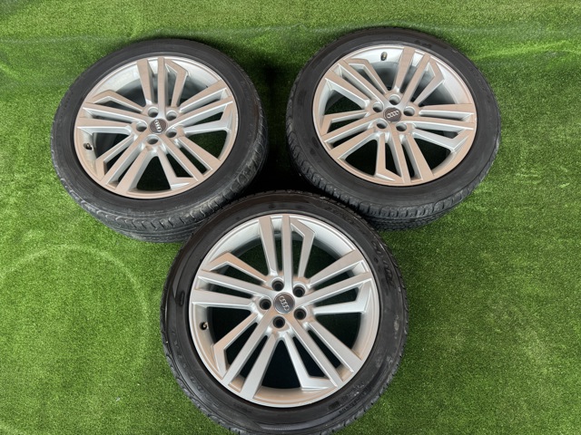 Диски колісні литі (легкосплавні, титанові) 80A601025AE VAG