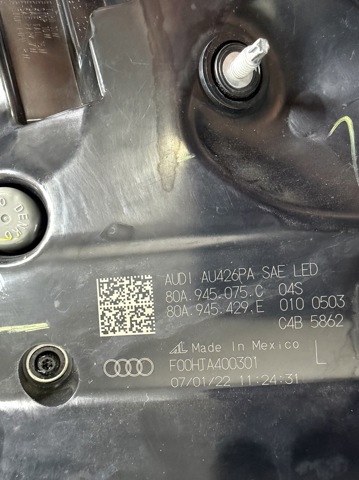 Ліхтар задній лівий 80A945075C VAG