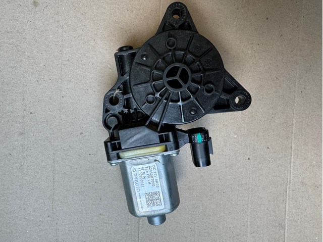 Мотор склопідйомника дверей передніх, лівих 82450D7000 HYUNDAI