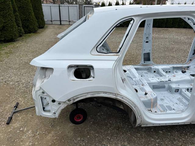 Крило праве заднє 83A809838 VAG