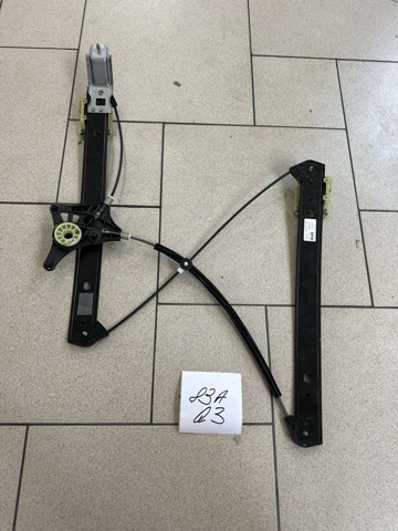 Механізм стеклопідйомника дверей передніх, лівих Ауді Ку 3