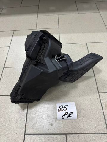 Корпус повітряного фільтра 8K0133837BJ VAG