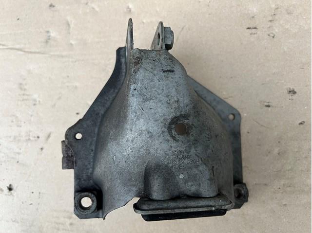 Кронштейн передньої балки 8K0399059H VAG