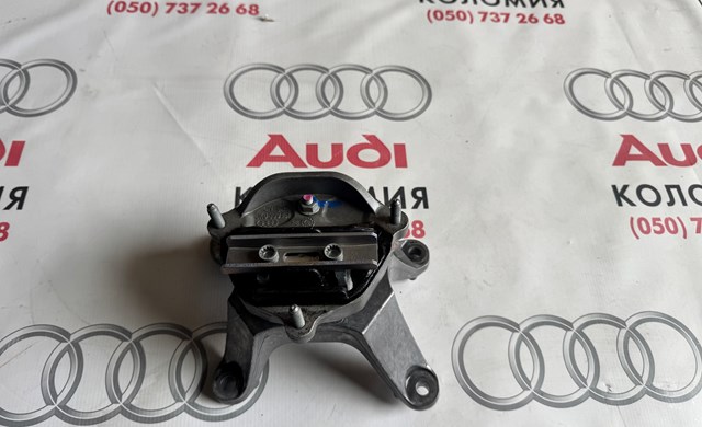 Кронштейн подушки коробки передач 8K0399151 VAG