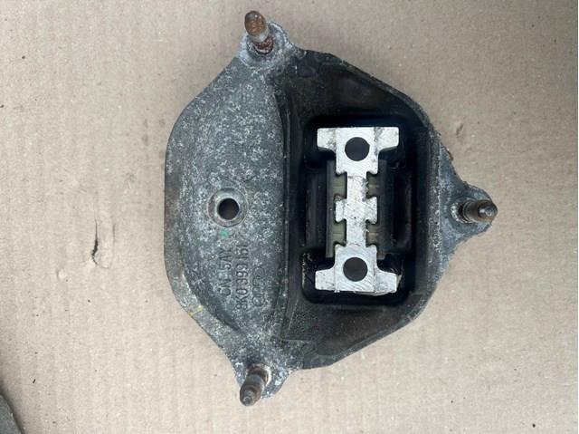 Кронштейн подушки КПП 8K0399151 VAG