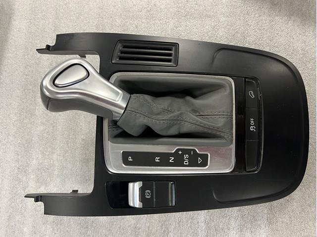 Ручка важеля коробки передач 8K1713139R VAG