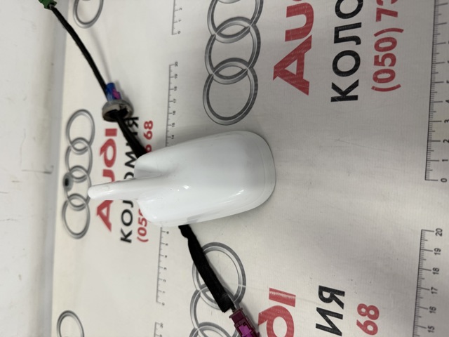 Антена 8R0035503CGRU VAG
