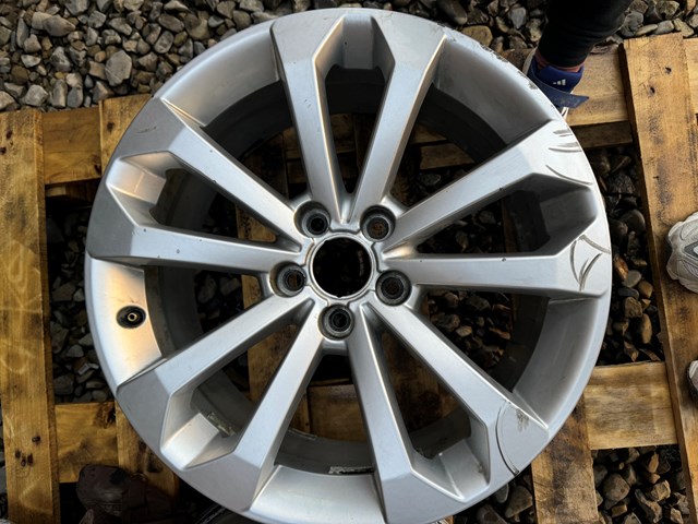 Диски литі (легкосплавні, титанові) 8R0601025AD VAG