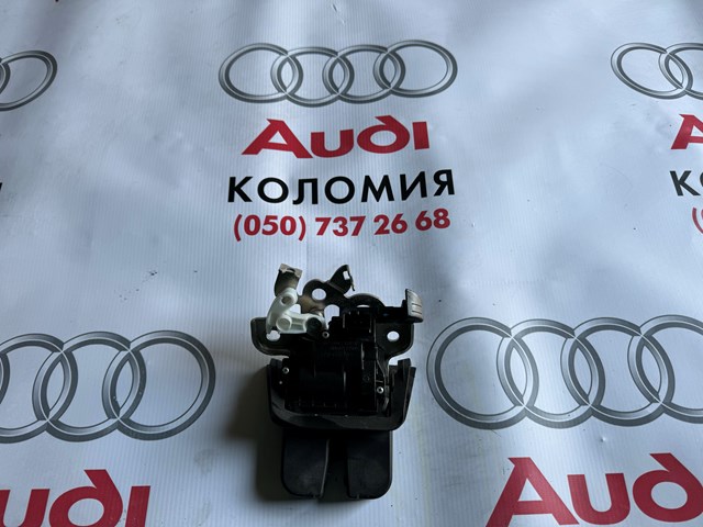 Замок кришки багажника 8R0827505 VAG