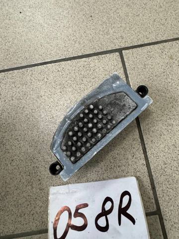 Регулятор оборотів пічки 8T0820521F VAG