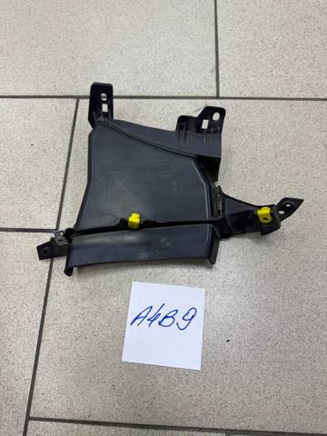 Решітка переднього бампера, внутрішня права 8W0121763L VAG