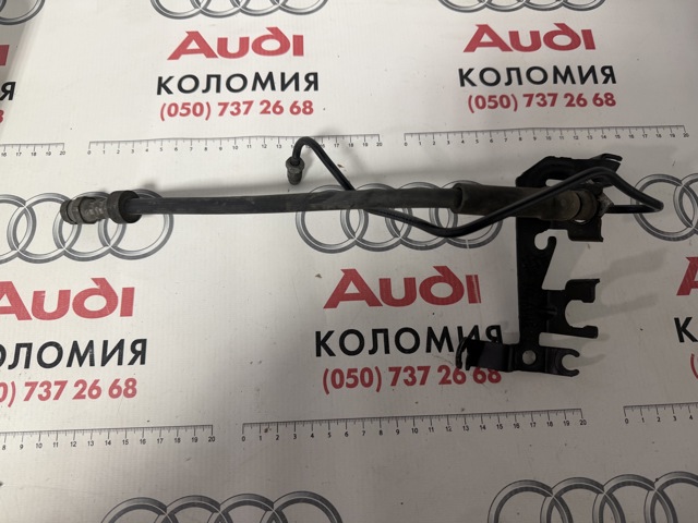 Шланг гальмівний передній, правий 8W0611708B VAG