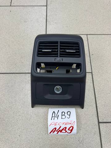 Решітка вентиляції салону в підлокітнику, задня 8W0819203B6PS VAG
