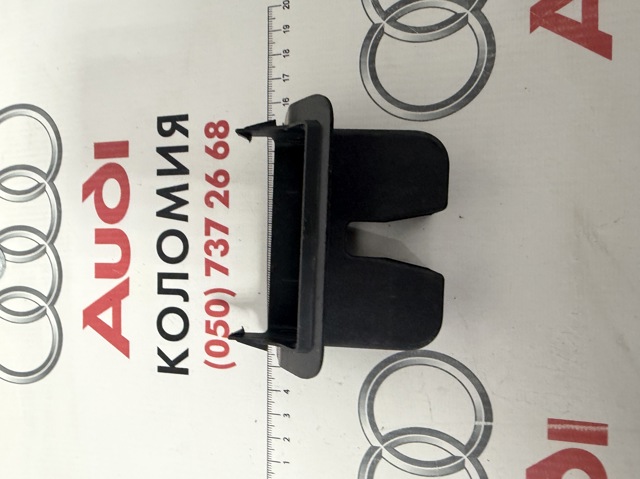 Кришка багажника кузова 8W5827520 VAG