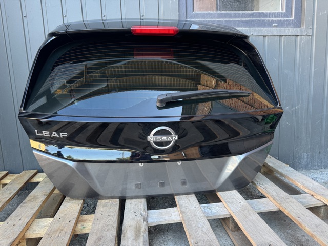 Задня ляда 901005SA0B NISSAN